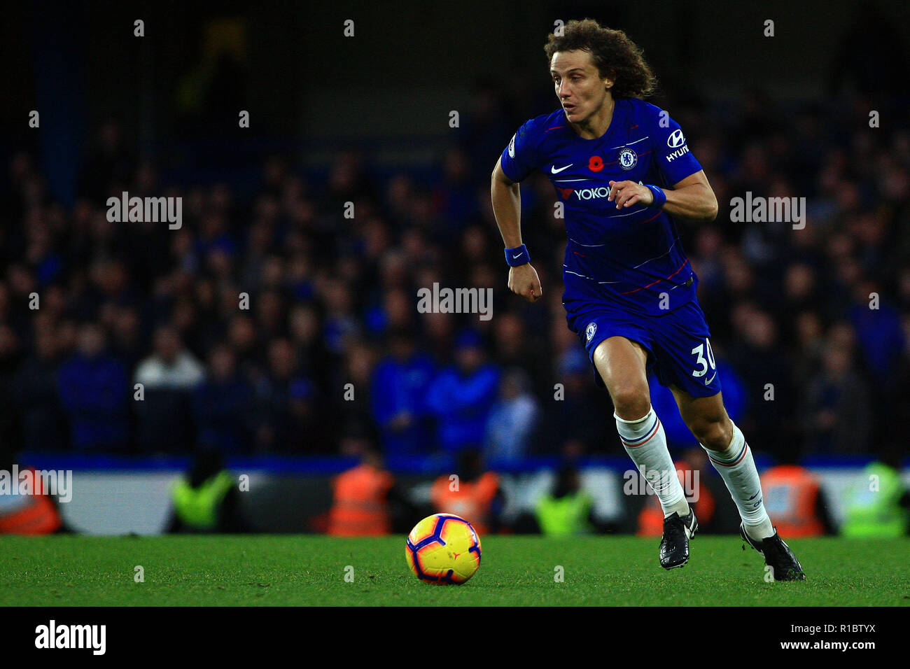 Londra, Regno Unito. Xi Nov, 2018.David Luiz del Chelsea in azione. Premier League, Chelsea v Everton a Stamford Bridge di Londra domenica 11 novembre 2018. Questa immagine può essere utilizzata solo per scopi editoriali. Solo uso editoriale, è richiesta una licenza per uso commerciale. Nessun uso in scommesse, giochi o un singolo giocatore/club/league pubblicazioni. pic da Steffan Bowen/ Andrew Orchard fotografia sportiva/Alamy Live news Foto Stock