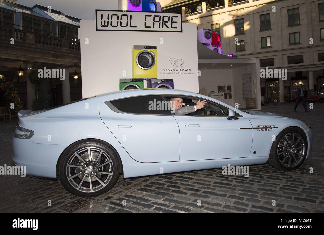 Jeremy Hackett lancia la Settimana di lana 2018 presentando lana Installazione di cura nel cuore di Covent Garden Piazza con: Jeremy Hackett dove: Londra, Regno Unito quando: 11 Ott 2018 Credit: WENN.com Foto Stock