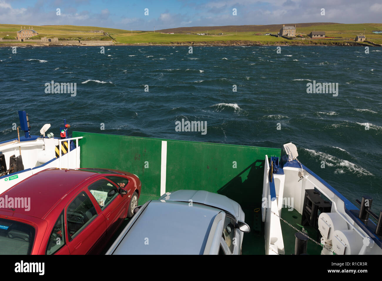 Auto sul traghetto per Bressay, Shetland, Regno Unito Foto Stock