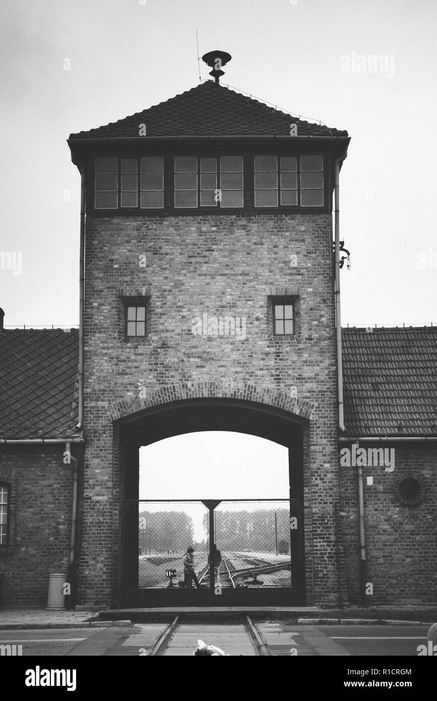 II di Auschwitz Birkenau, campo di lavoro e sterminio nazista. Ingresso principale di Auschwitz II - Birkenau. Auschwitz, Tedesco-occupato, Polonia, Europa Foto Stock