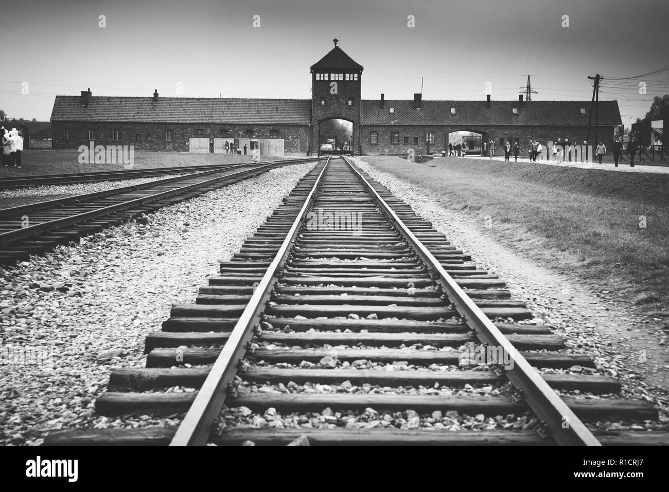 II di Auschwitz Birkenau, campo di lavoro e sterminio nazista. Ingresso rampa al campo di concentramento di Auschwitz Birkenau. Auschwitz, Tedesco-occupie Foto Stock