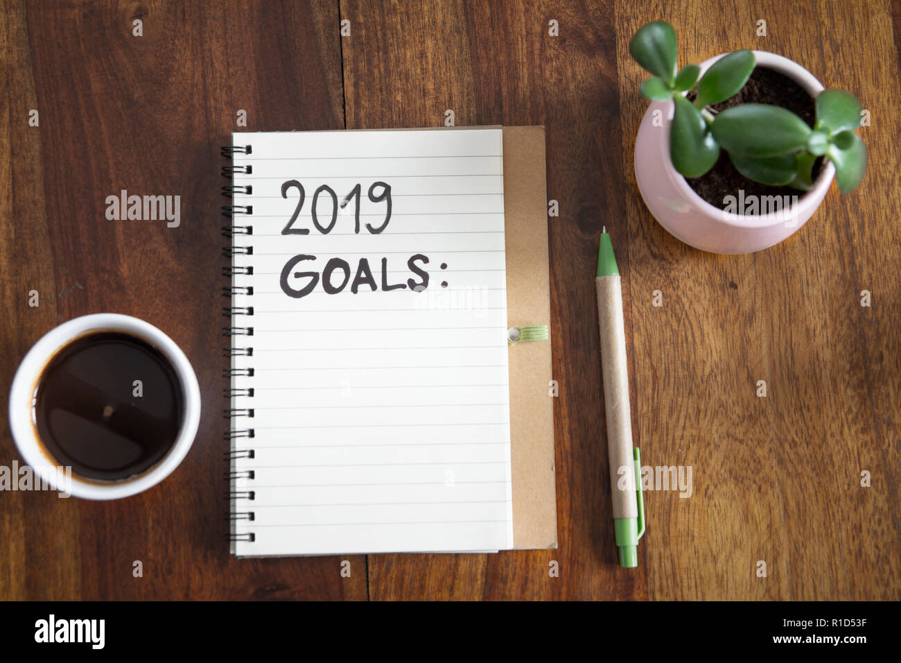 Gli obiettivi 2019 piatto diario laici sul tavolo Foto Stock