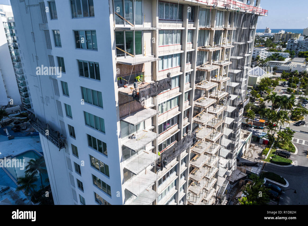 Miami Beach Florida, vista aerea dall'alto, rifacimento dei balconi di sostituzione, Mirador 1000 alto, condominio appartamenti residenziali b Foto Stock