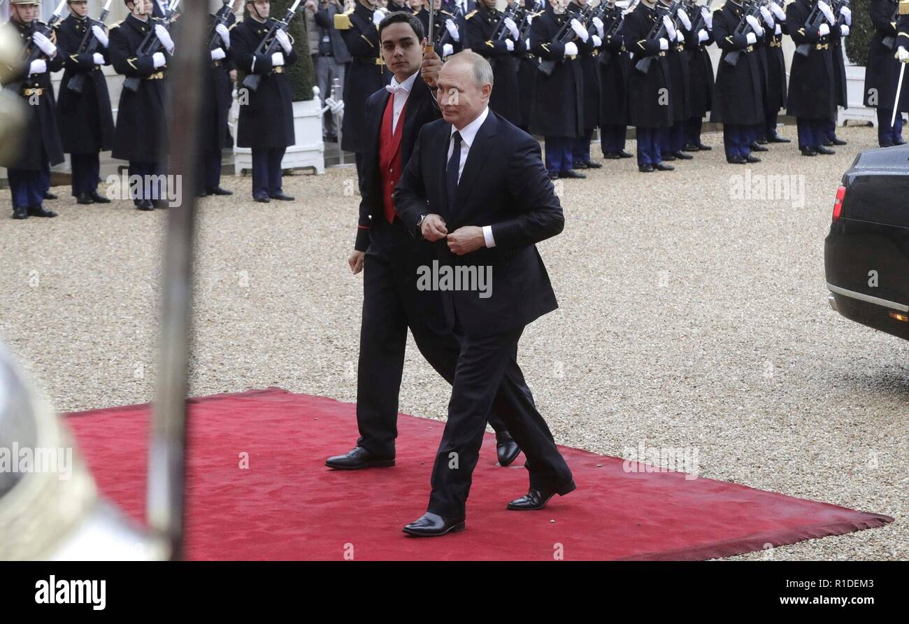 Il presidente russo Vladimir Putin arriva per una colazione di lavoro presso il Elysee Palace Novembre 11, 2018 a Parigi, Francia. La manifestazione fa parte della commemorazione centenaria di armistizio giorno segna la fine della Prima Guerra Mondiale. Foto Stock