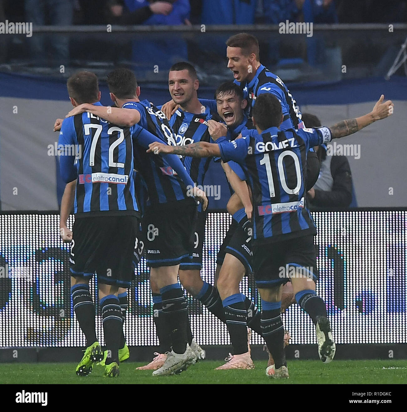 Bergamo, Italia. Xi Nov, 2018. I giocatori di Atlanta celebrare durante la  serie di una partita di calcio tra Atalanta e Inter a Bergamo, Italia, nov.  11, 2018. Atalanta ha vinto 4-1.