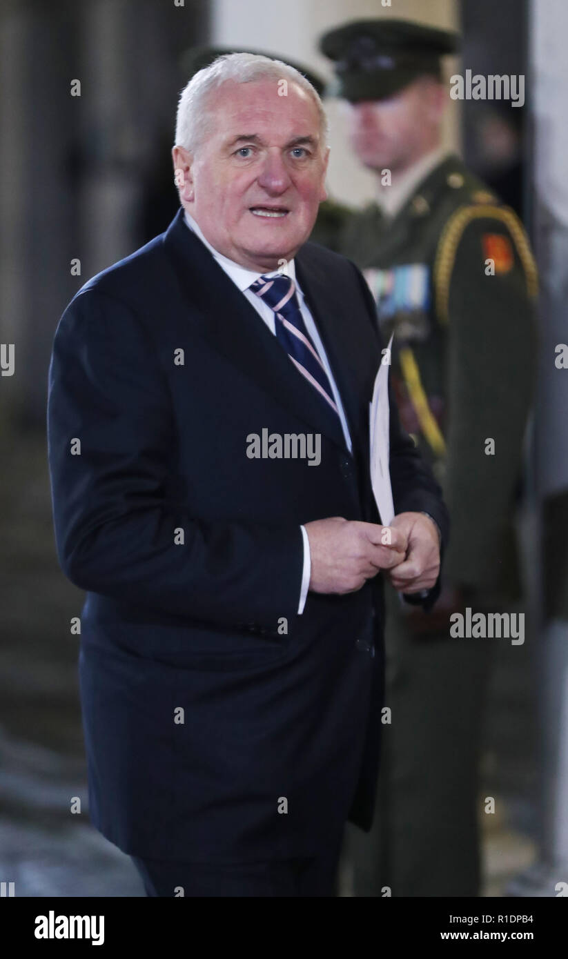 Ex Taoiseach Bertie Ahern arriva al Castello di Dublino per vedere Michael D Higgins inaugurato come presidente per un secondo mandato. Foto Stock