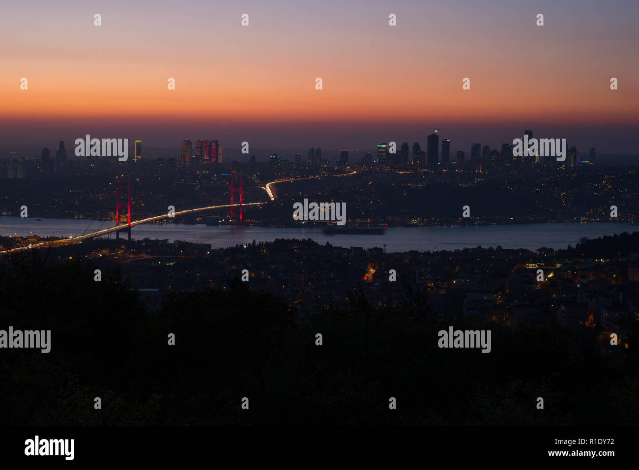 Panorama di Istanbul e Ponte sul Bosforo, Istanbul, Turchia Foto Stock