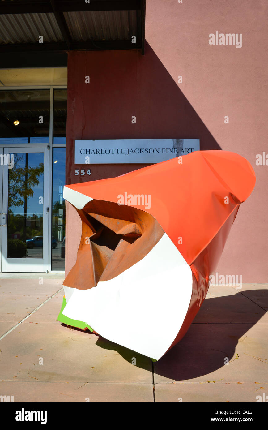 Ingresso a Charlotte Jackson Galleria di Belle Arti con metallo di digital signage e arte di fronte all edificio nel Railyard quartiere delle arti di Santa Fe, NM, Stati Uniti d'America Foto Stock