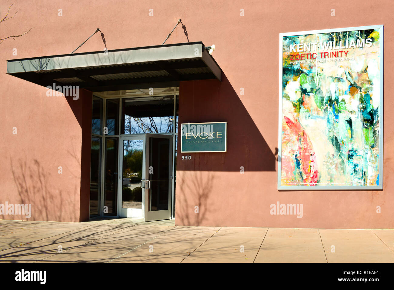 Ingresso al evocano galleria d'arte a Railyard quartiere delle arti di Santa Fe, NM, Stati Uniti d'America Foto Stock