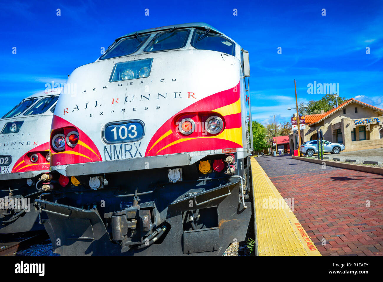 La nuova rampa di Messico runner treno Express è parcheggiato presso la Santa Fe stazione Railyard in attesa alla successiva il tragitto da Albuquerque Foto Stock