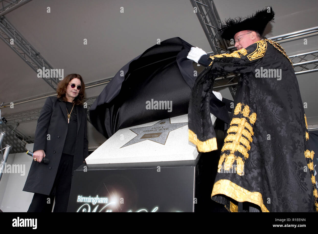 Ozzy Osbourne dei Black Sabbath nella foto durante la sua visita a Birmingham a ricevere il suo cammino di stelle award nel 2007 Foto Stock
