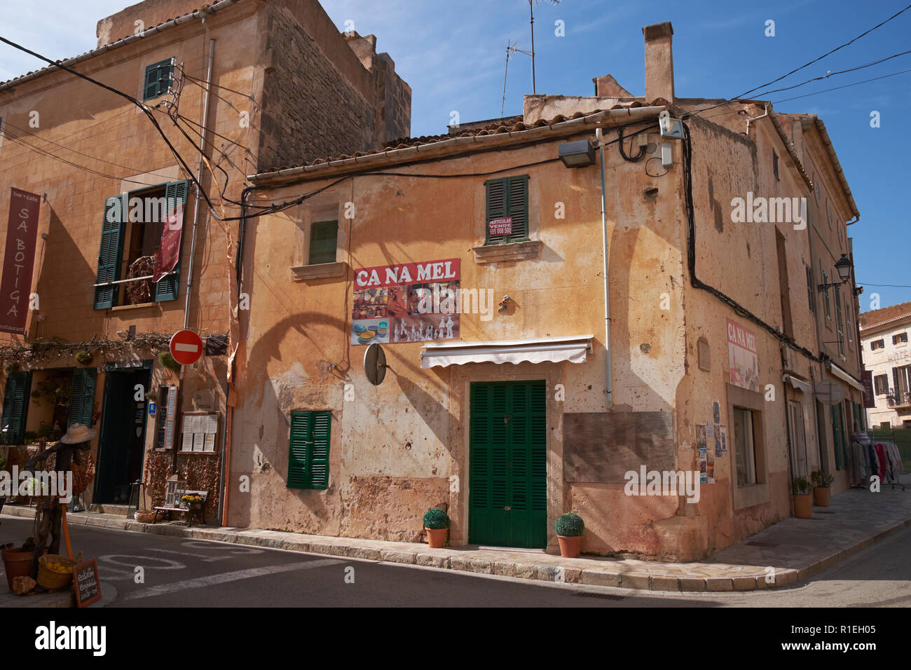 Vecchio edificio nel centro di Santanyi, Maiorca, isole Baleari, Spagna. Foto Stock