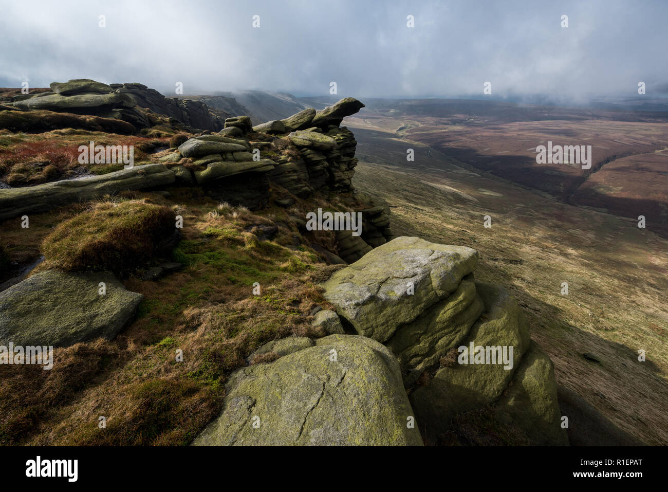 Il bordo settentrionale della Kinder Scout altopiano, Parco Nazionale di Peak District, REGNO UNITO Foto Stock