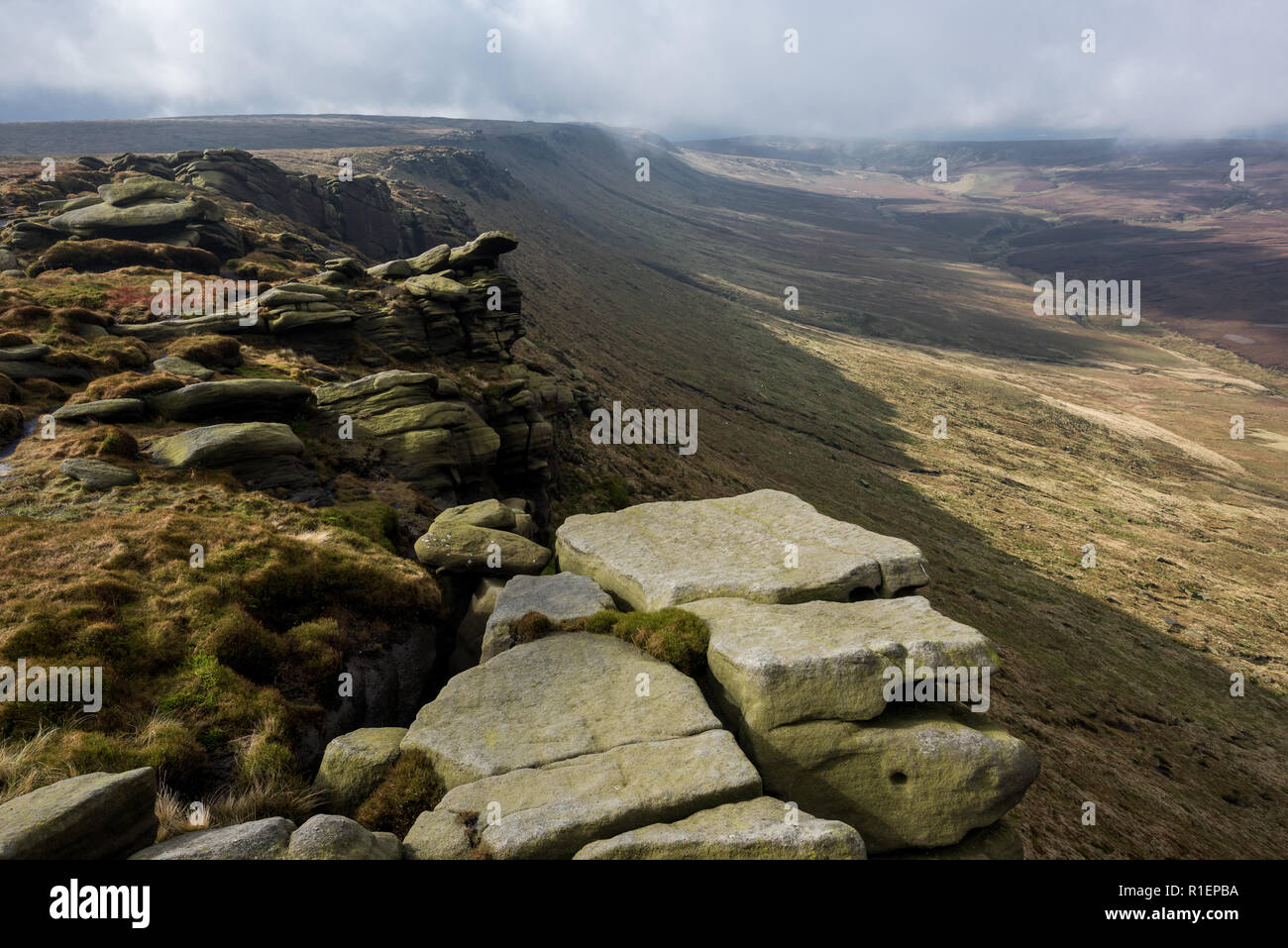 Il bordo settentrionale della Kinder Scout altopiano, Parco Nazionale di Peak District, REGNO UNITO Foto Stock
