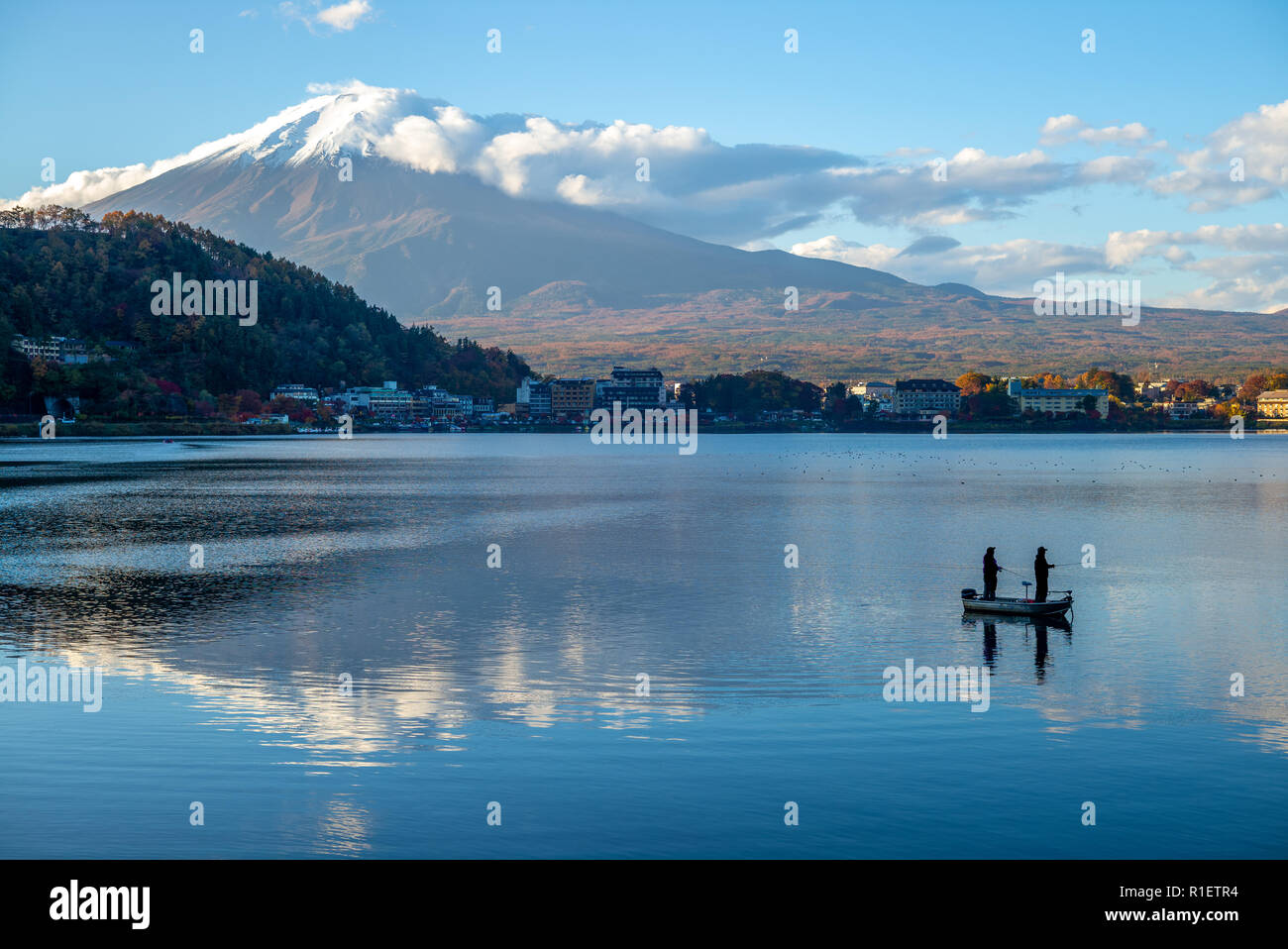 Il monte Fuji e il Lago Kawaguchi in Yamanashi, Giappone Foto Stock
