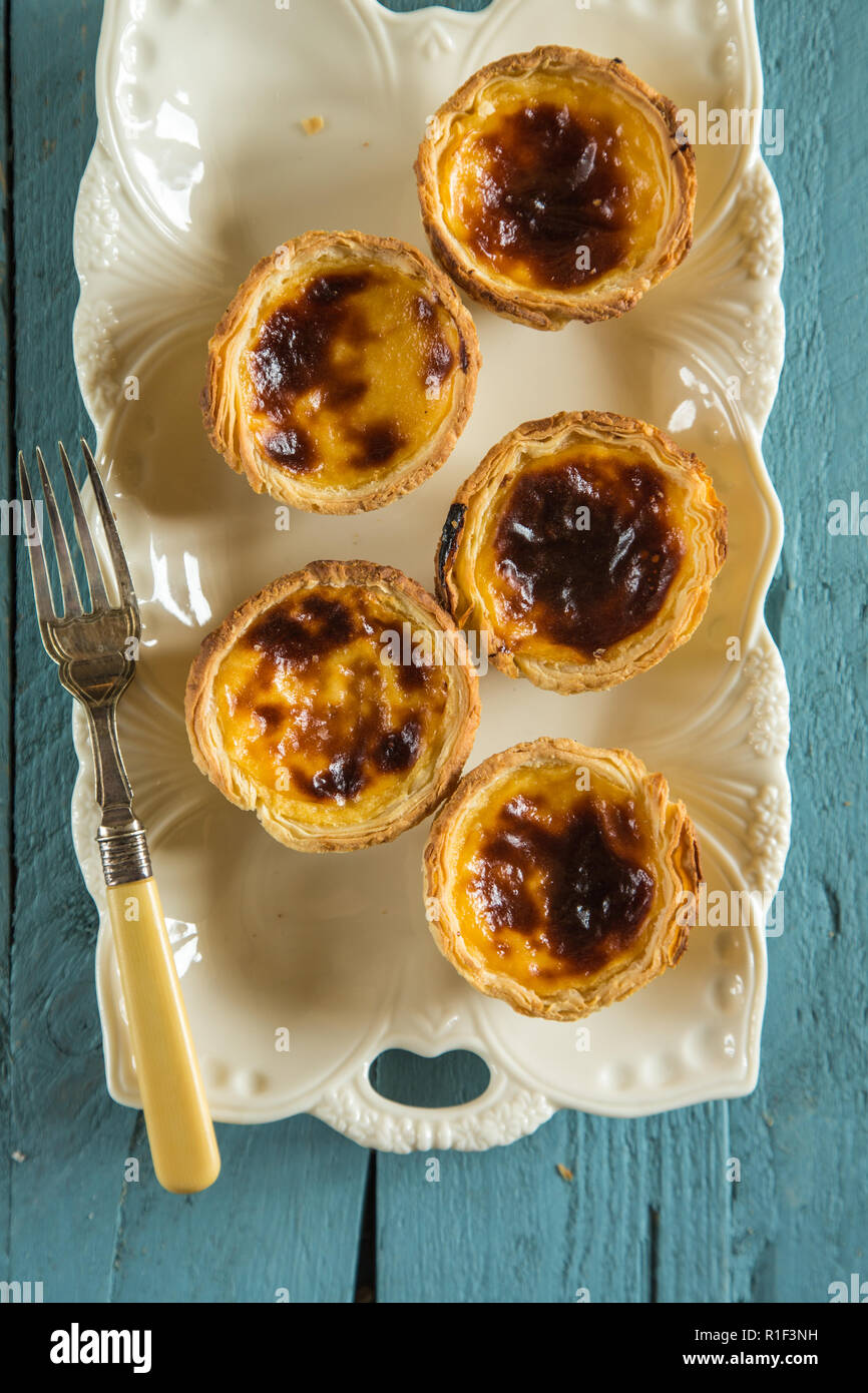 Crostate portoghese Pastel de nata Foto Stock
