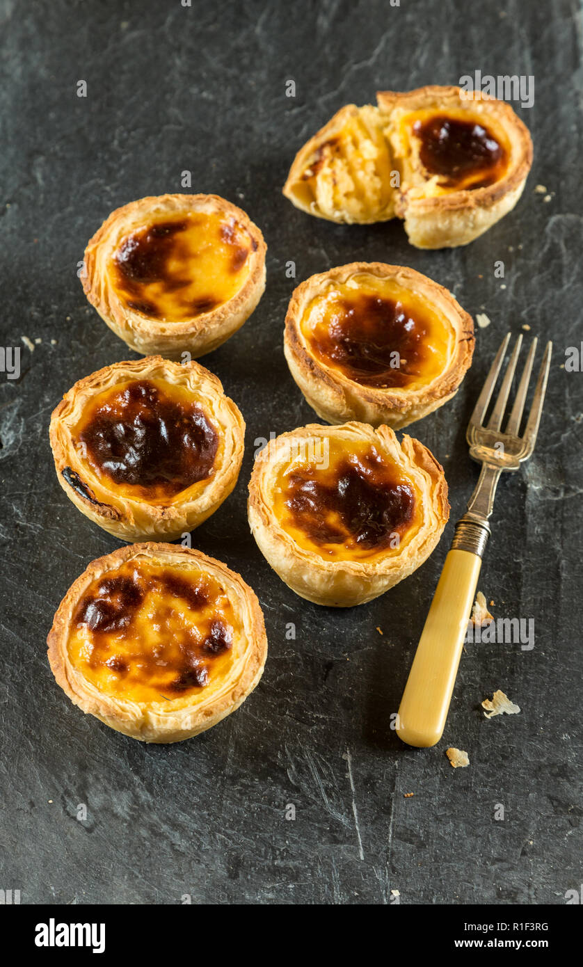 Crostate portoghese Pastel de nata Foto Stock