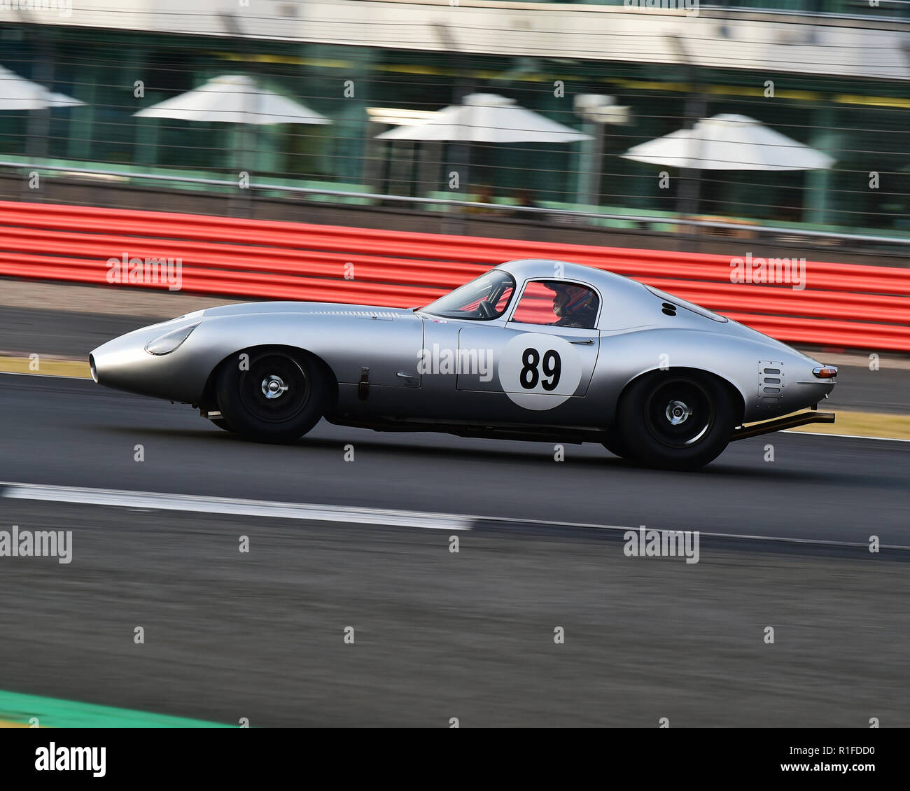Mike Wrigley, John Clark, Jaguar E-Type, Trofeo Internazionale per le classiche vetture GT, Silverstone Classic, luglio 2018, Silverstone, Northamptonshire, Engl Foto Stock