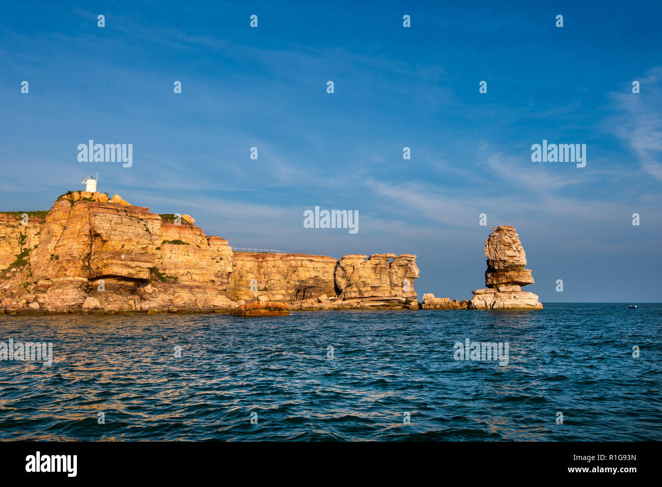 La pila di mare all'estremità nord di Lijubadao, una delle isole Changdao, Shandong, Cina. Foto Stock