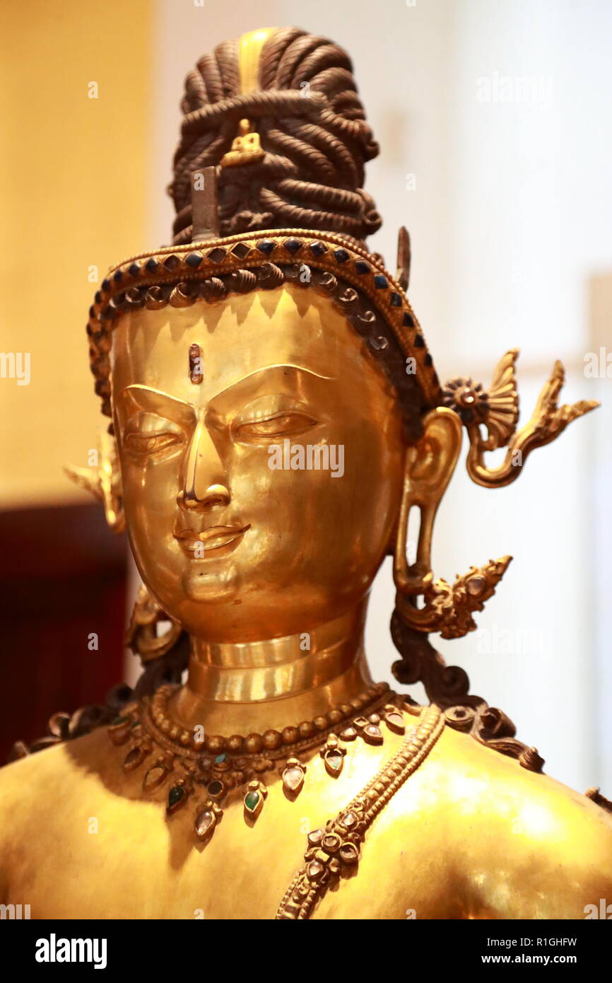 Statua della Dea buddista Avalokiteshvara presso il British Museum di Londra, Regno Unito Foto Stock
