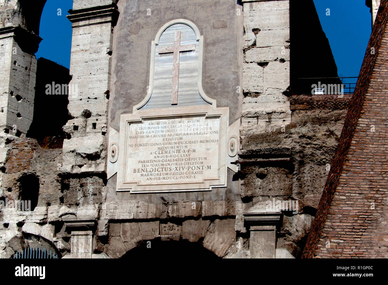 La placca sul Colosseo Foto Stock