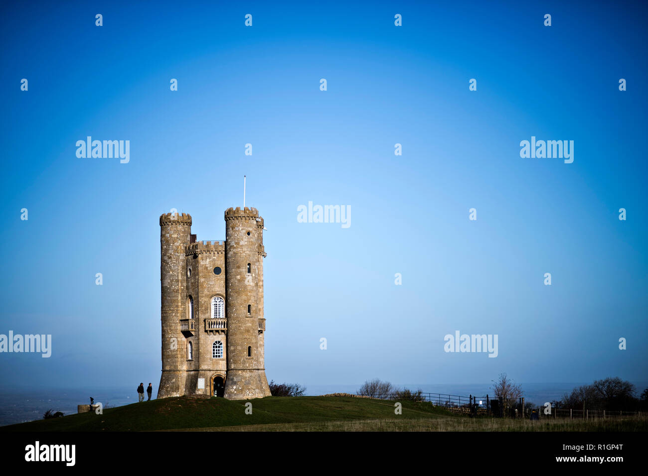 Torre di Broadway è raffigurato nei pressi del grande villaggio di Broadway, nella contea inglese del Worcestershire il 12 novembre 2018. Foto Stock