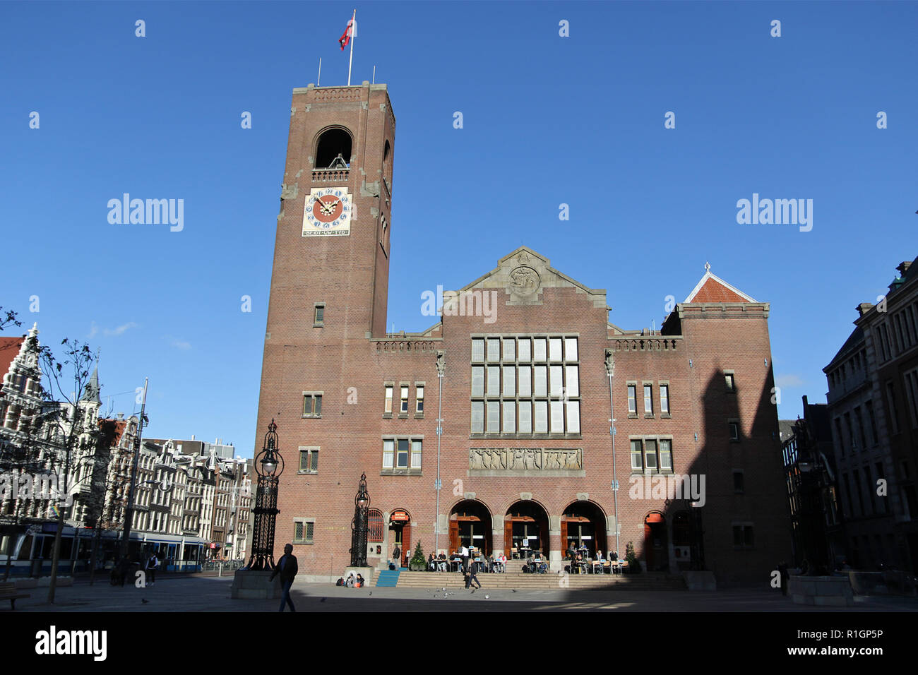 Il Beurs van Berlage è un centinaio di anni di ex edificio della Borsa  valori di Amsterdam che è ora utilizzato come sala concerti ed esposizioni  Foto stock - Alamy