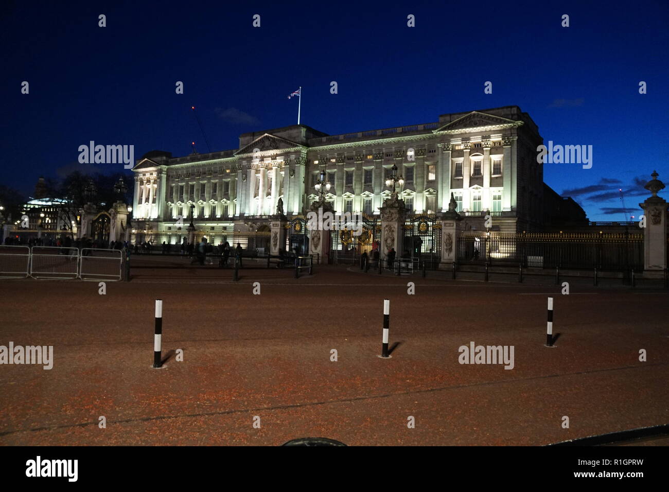 Buckingham palace di notte. Foto Stock