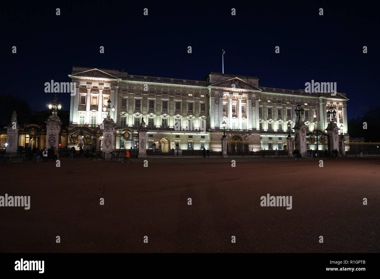 Buckingham palace di notte. Foto Stock