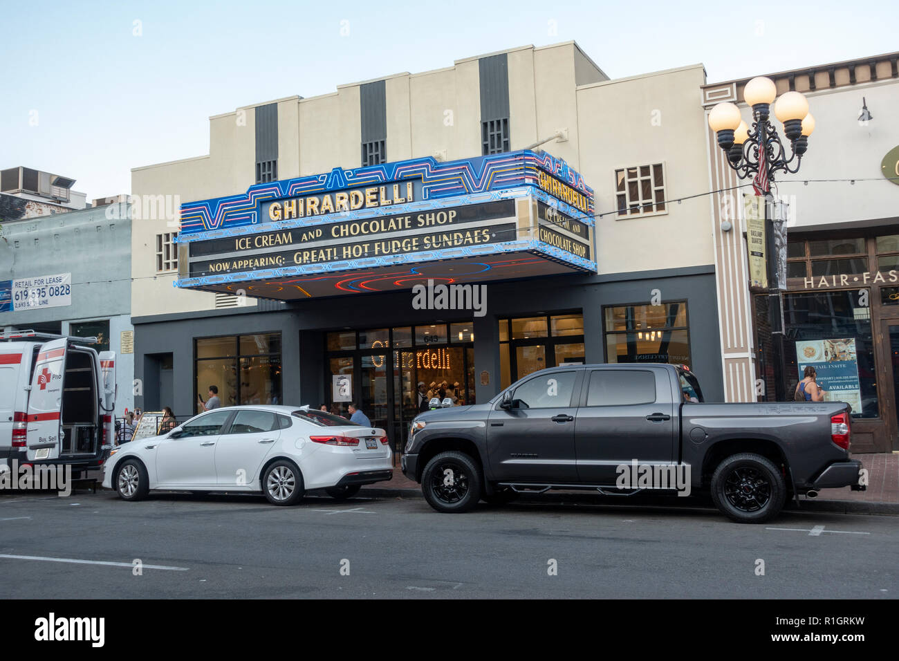 Il Ghirardelli gelato e il negozio di cioccolato, Gaslight trimestre, San Diego, California, Stati Uniti. Foto Stock