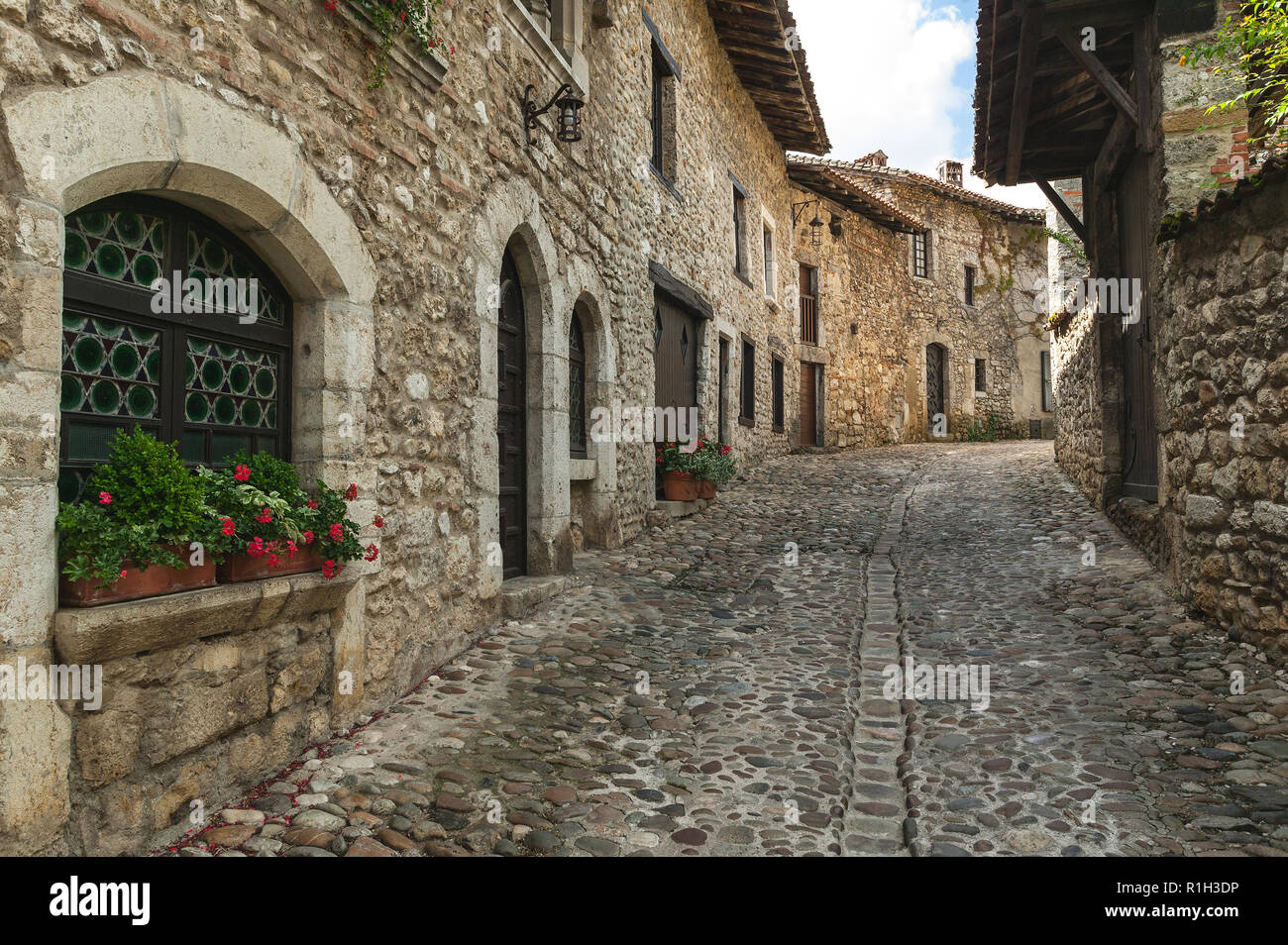 Pérouges borgo medievale cinto da mura, nel dipartimento francese di Ain Foto Stock