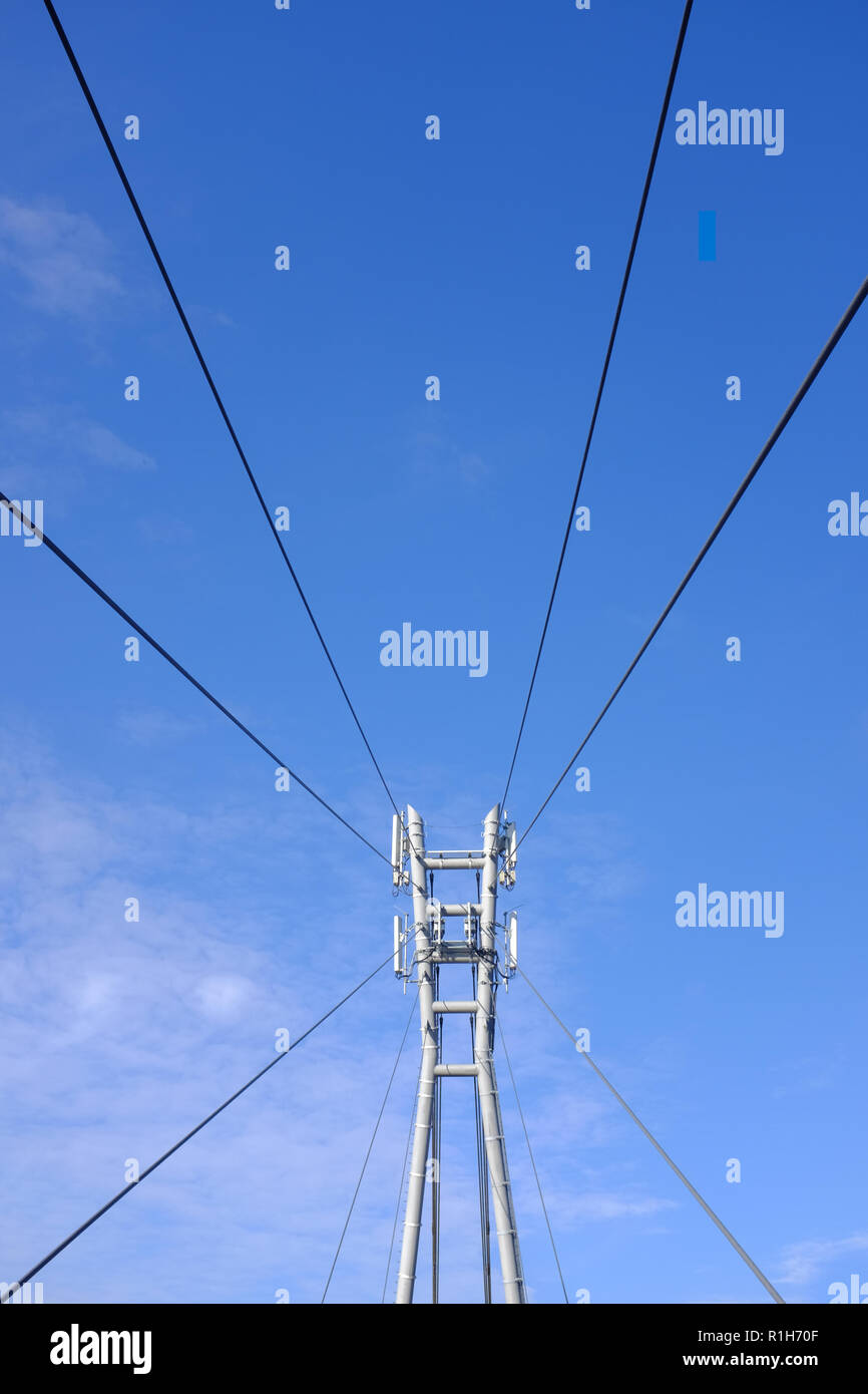 Campate del ponte contro il cielo Foto Stock