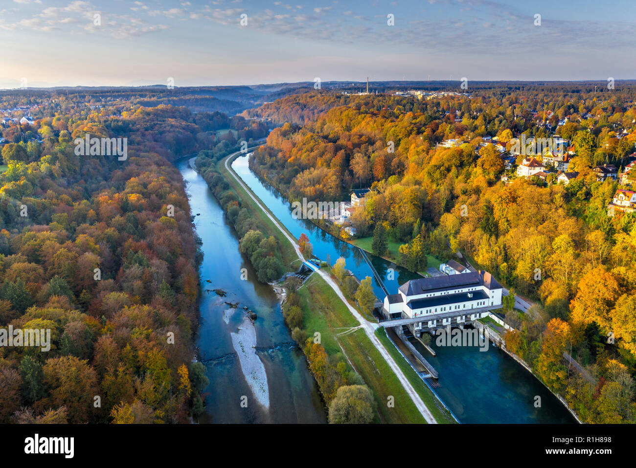 Pullach centrale idroelettrica power station, Isar e Isarkanal, Pullach nella valle di Isar, Grünwald sulla sinistra Foto Stock