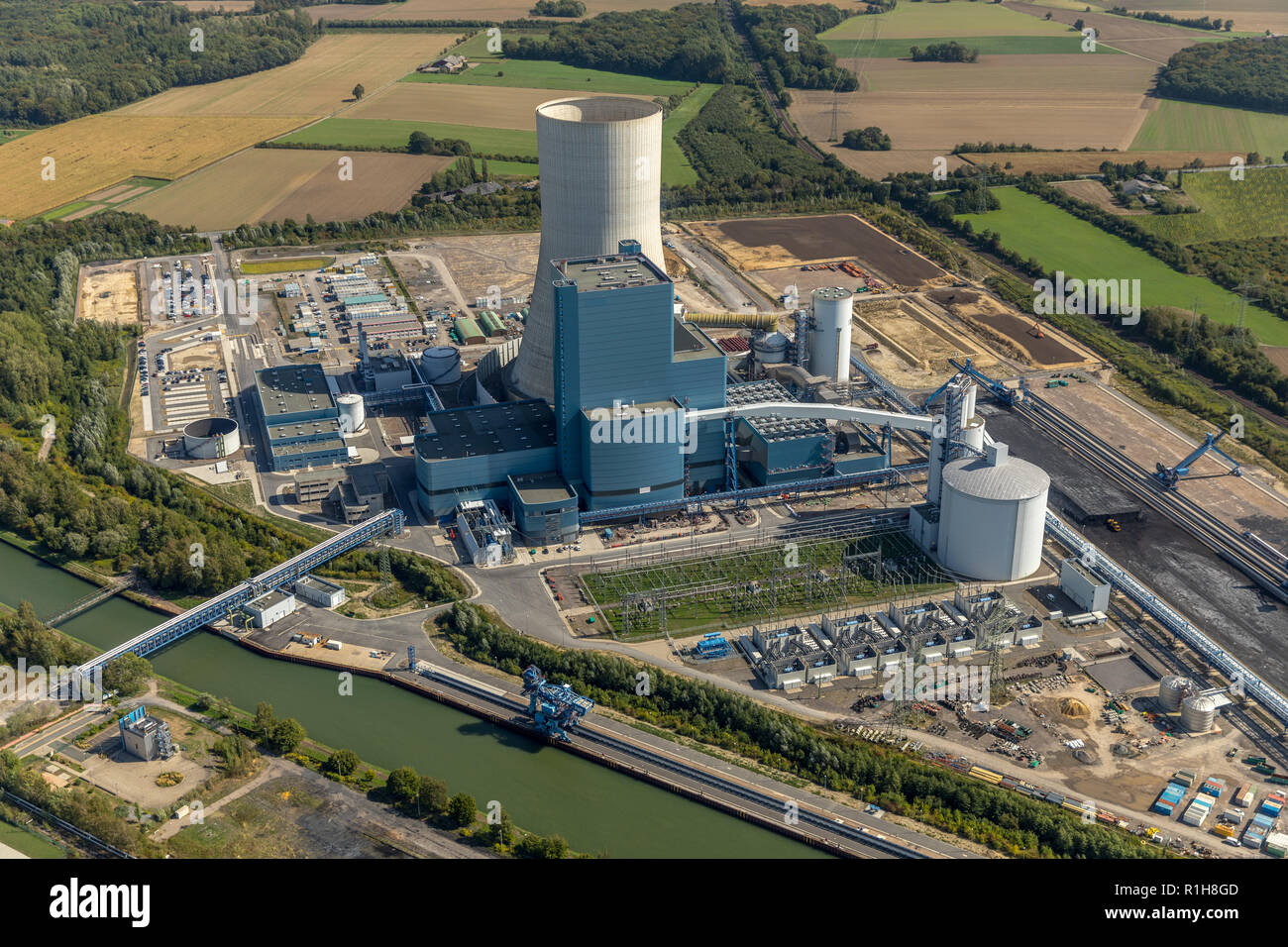 EON power plant Datteln 4, Dortmund-Ems Canal, Datteln, la zona della Ruhr, Nord Reno-Westfalia, Germania Foto Stock