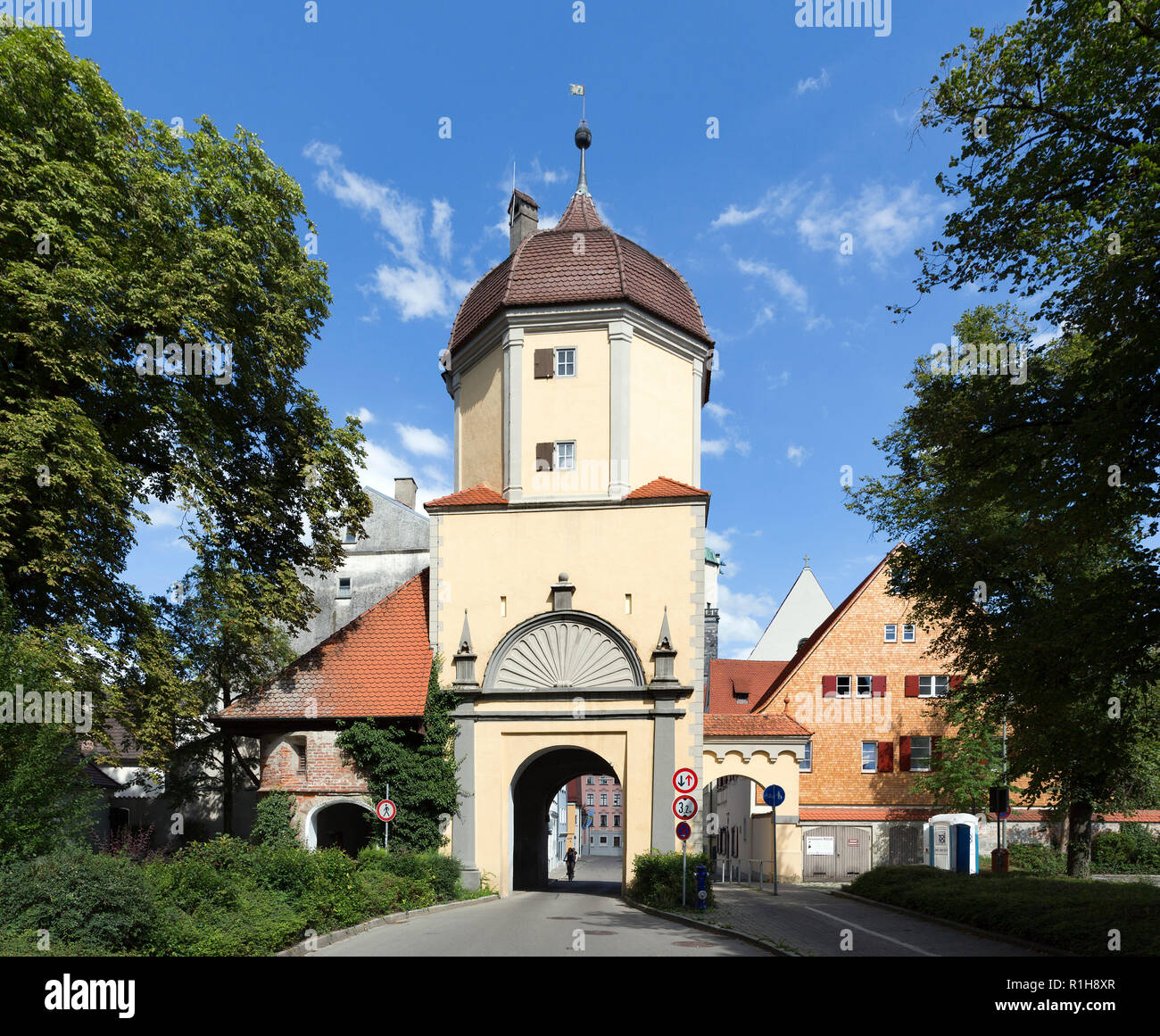 Westertor, una delle diverse conserve di porte delle mura della città medievale di fortificazione, Memmingen, Svevia, Baviera, Germania Foto Stock
