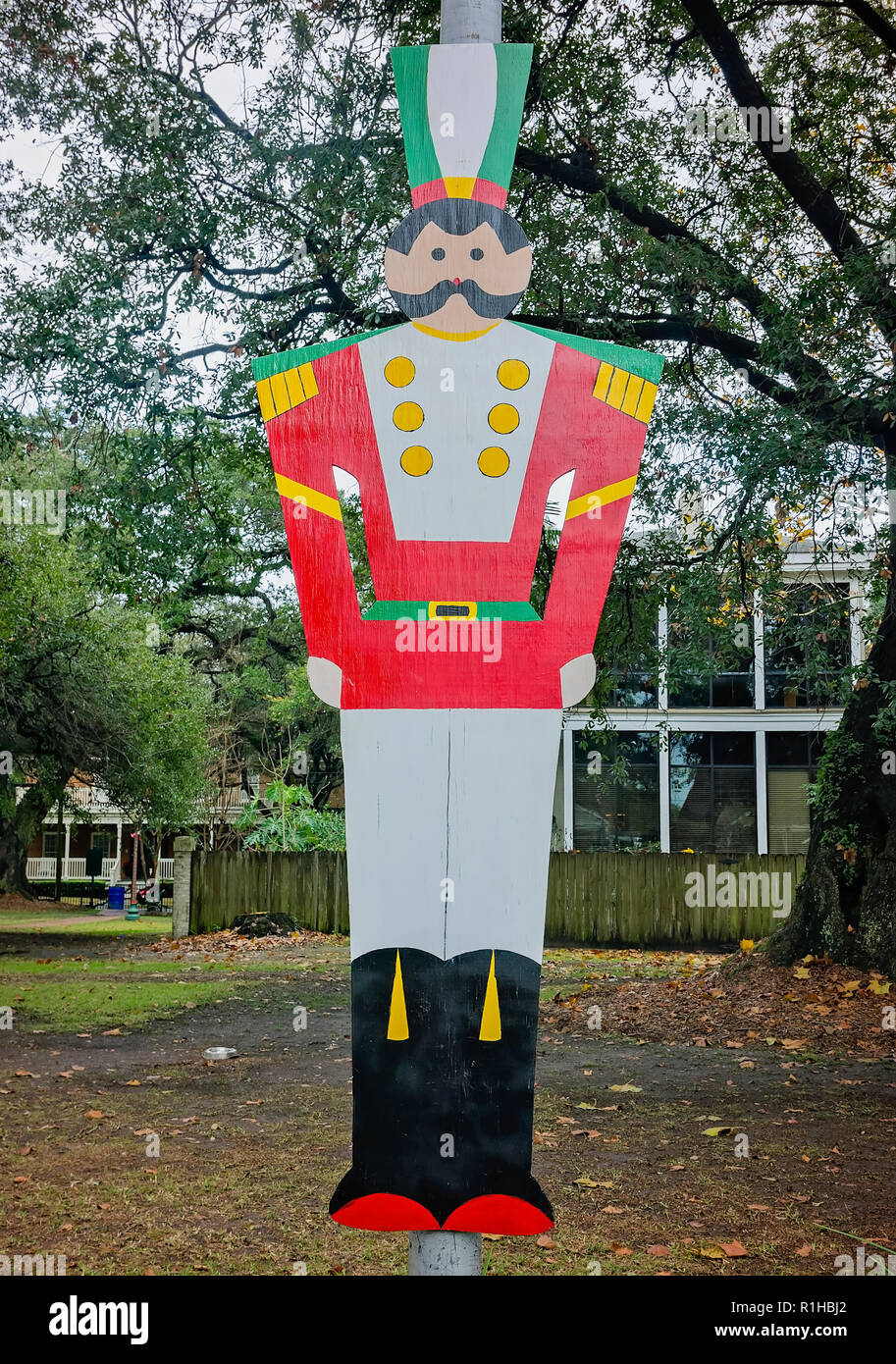 Un giocattolo soldato è parte delle decorazioni di Natale presso British Park, Dic 18, 2017, in Mobile, Alabama. Foto Stock