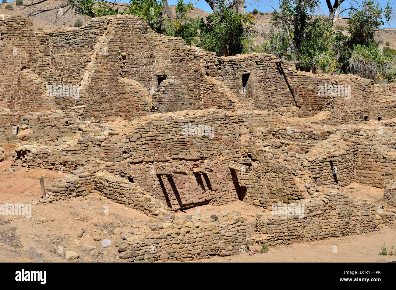 Multi-story House blocchi, Aztec Ruins National Monument, Nuovo Messico, Stati Uniti d'America 180927 74485 Foto Stock