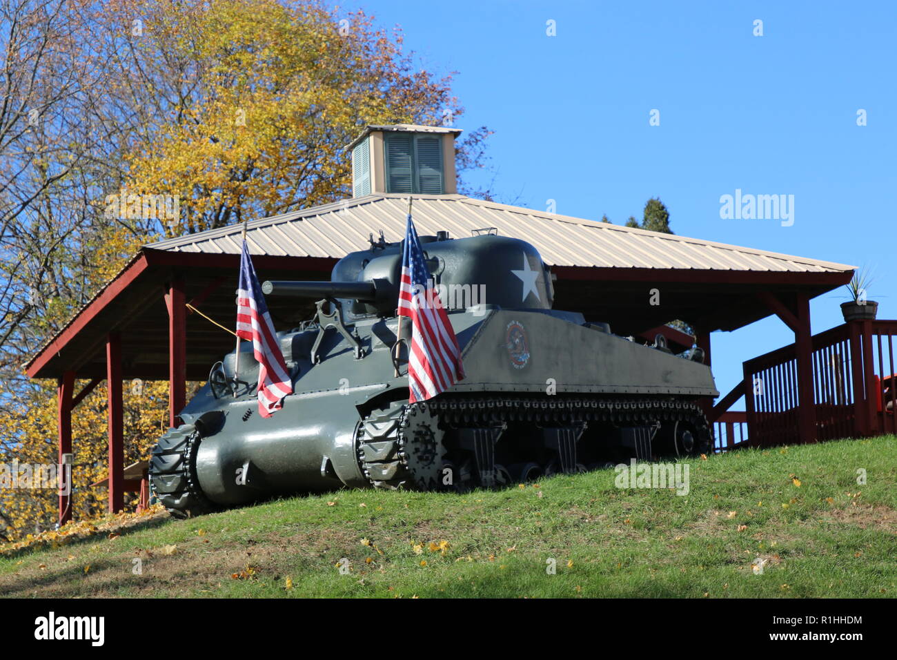 M4 Sherman serbatoio medio di fronte VFW Post 1767 in Winooski, Vermont Foto Stock