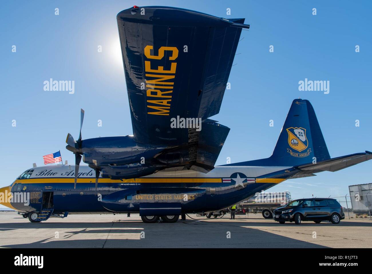 Il Blue Angels eseguire durante il San Francisco Settimana della flotta Air Show, il 7 ottobre 2018. Il Blue Angels team è la marina degli Stati Uniti la dimostrazione di volo squadrone, con aviatori dal Navy e Marines. Il Blue Angels team è stato formato in 1946, il che rende la seconda più antica di volo formale aerobatic team nel mondo. Dal 1981, San Francisco Settimana della flotta si svolge ogni ottobre, diventando un significativo e parte integrante della città di cultura locale ed economia. San Francisco Fleet Week 2018 eventi avranno luogo attraverso il Ott 8. Foto Stock