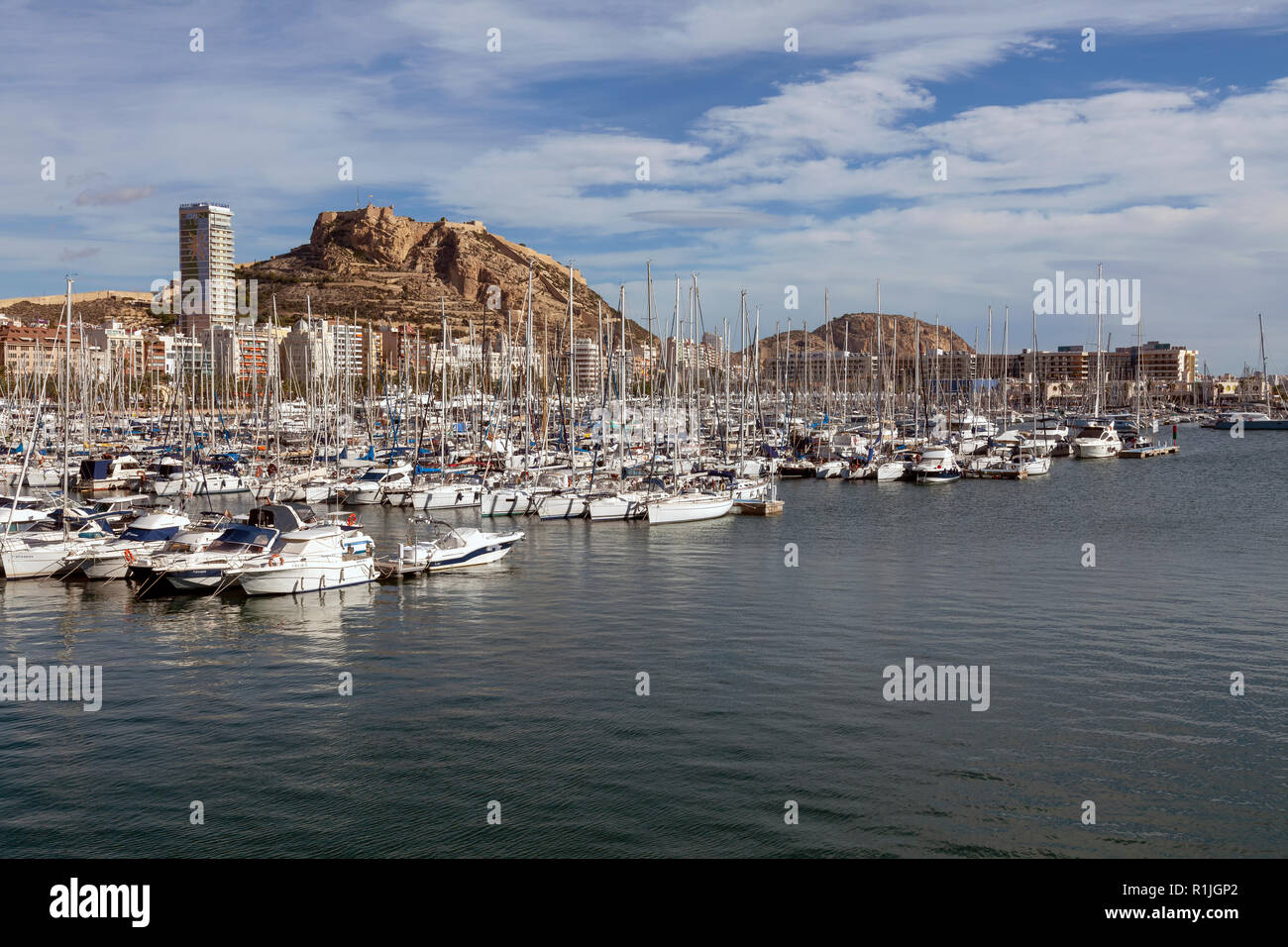 Marina di Alicante e la Santa Bárbara castle Foto Stock