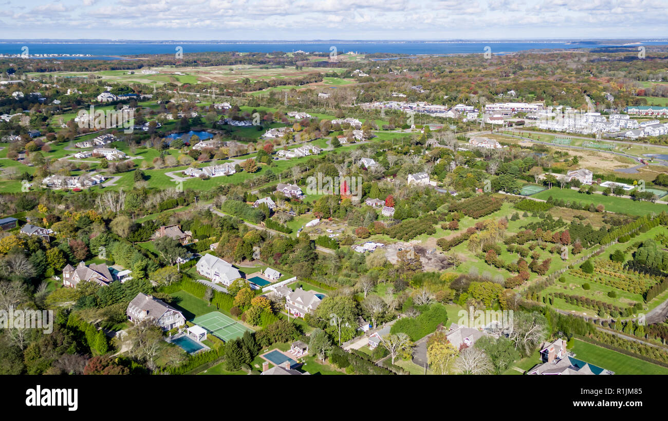 Vista aerea di Southampton e fiume Peconic Foto Stock