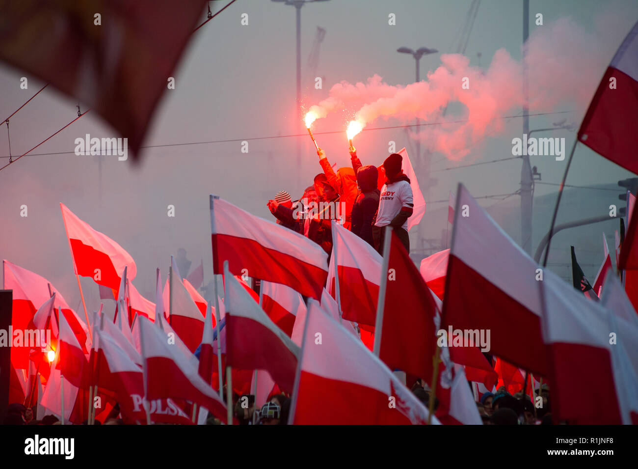 Marcia Annuale di indipendenza lanciato nel 2011 dall'estrema destra radicale nazionale Camp (ONR) e All-Polish Gioventù (Mlodziez Wszechpolska) celebra Po Foto Stock