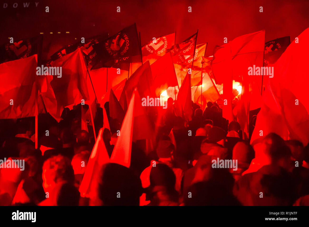 Marcia Annuale di indipendenza lanciato nel 2011 dall'estrema destra radicale nazionale Camp (ONR) e All-Polish Gioventù (Mlodziez Wszechpolska) celebra Po Foto Stock