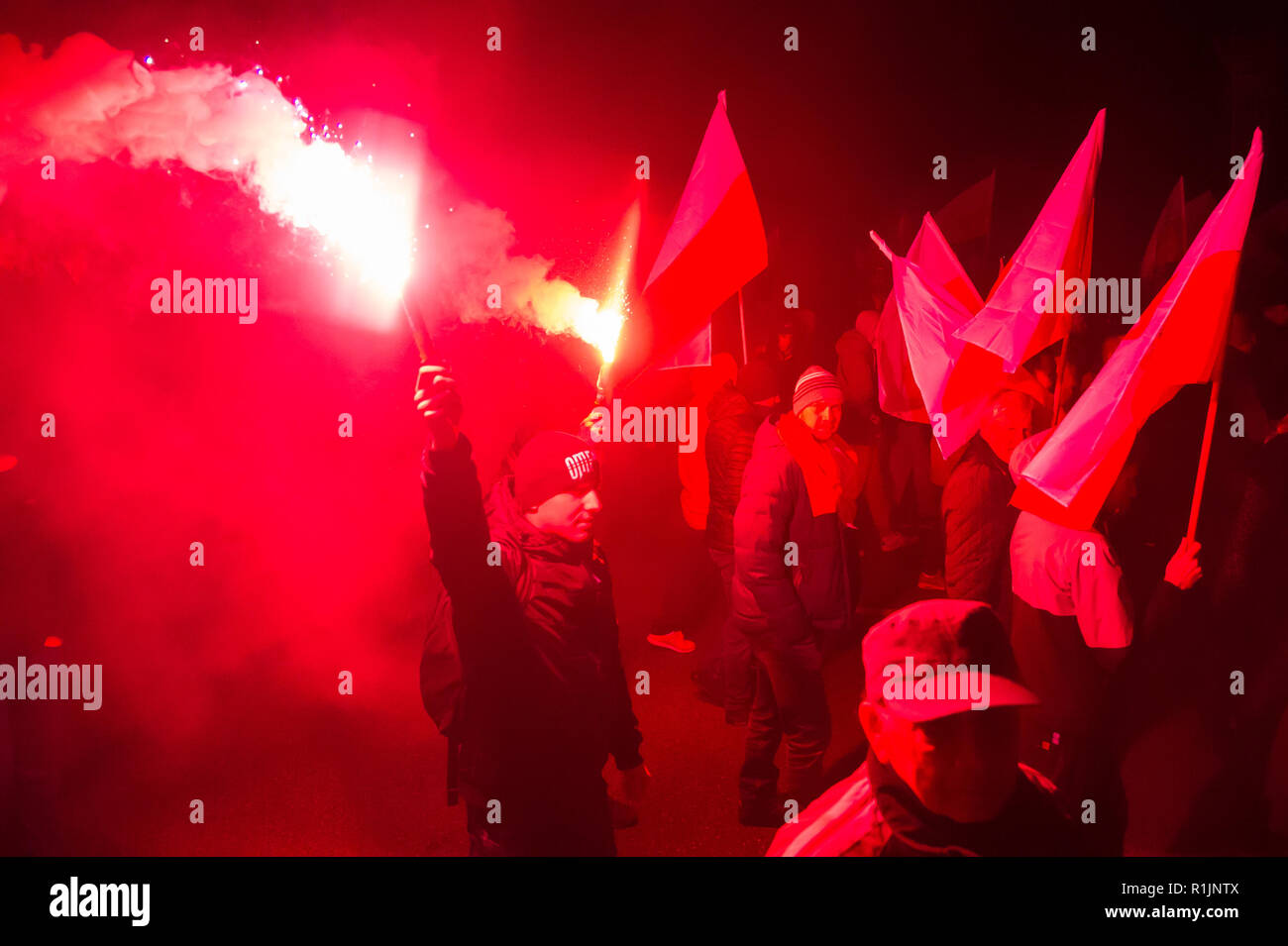 Marcia Annuale di indipendenza lanciato nel 2011 dall'estrema destra radicale nazionale Camp (ONR) e All-Polish Gioventù (Mlodziez Wszechpolska) celebra Po Foto Stock