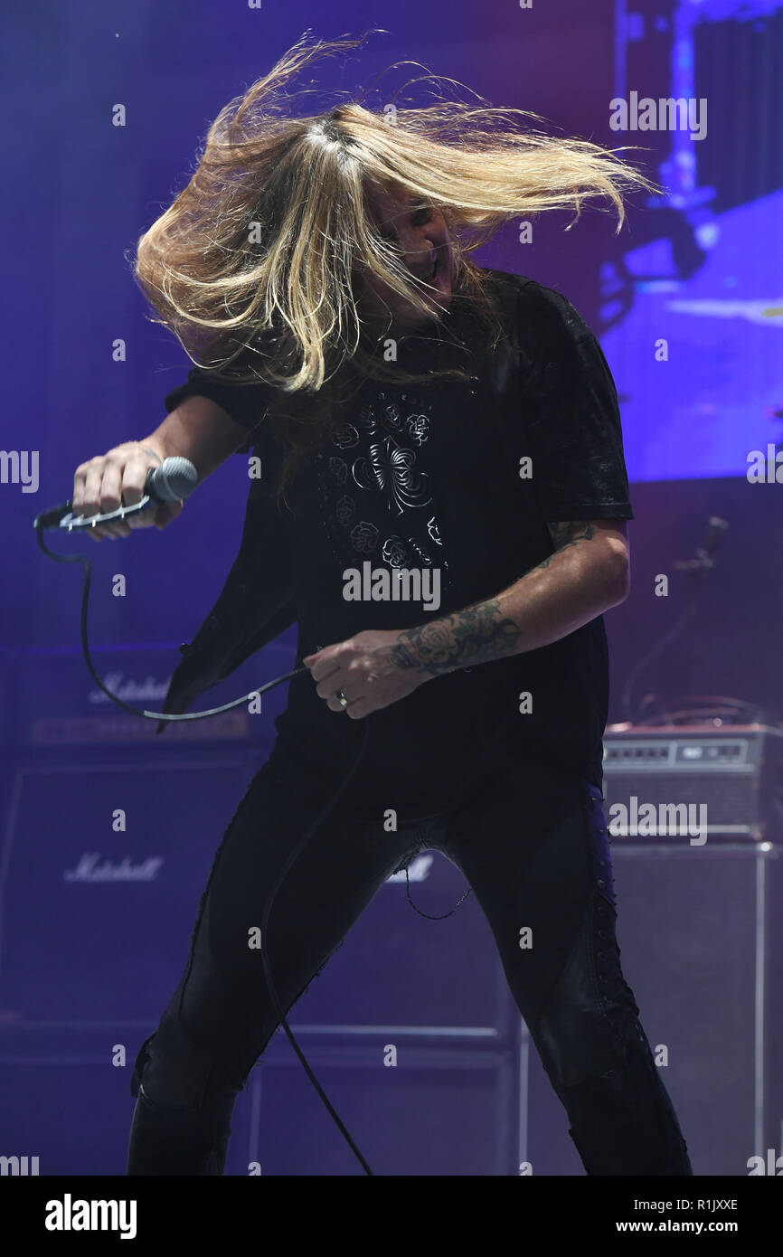 MIRAMAR FL - 11 novembre: Sebastian Bach esegue durante il Rock Fest 80s al Miramar Parco Regionale anfiteatro su Novembre 11, 2018 a Miramar, Florida. Credito: mpi04/MediaPunch Foto Stock