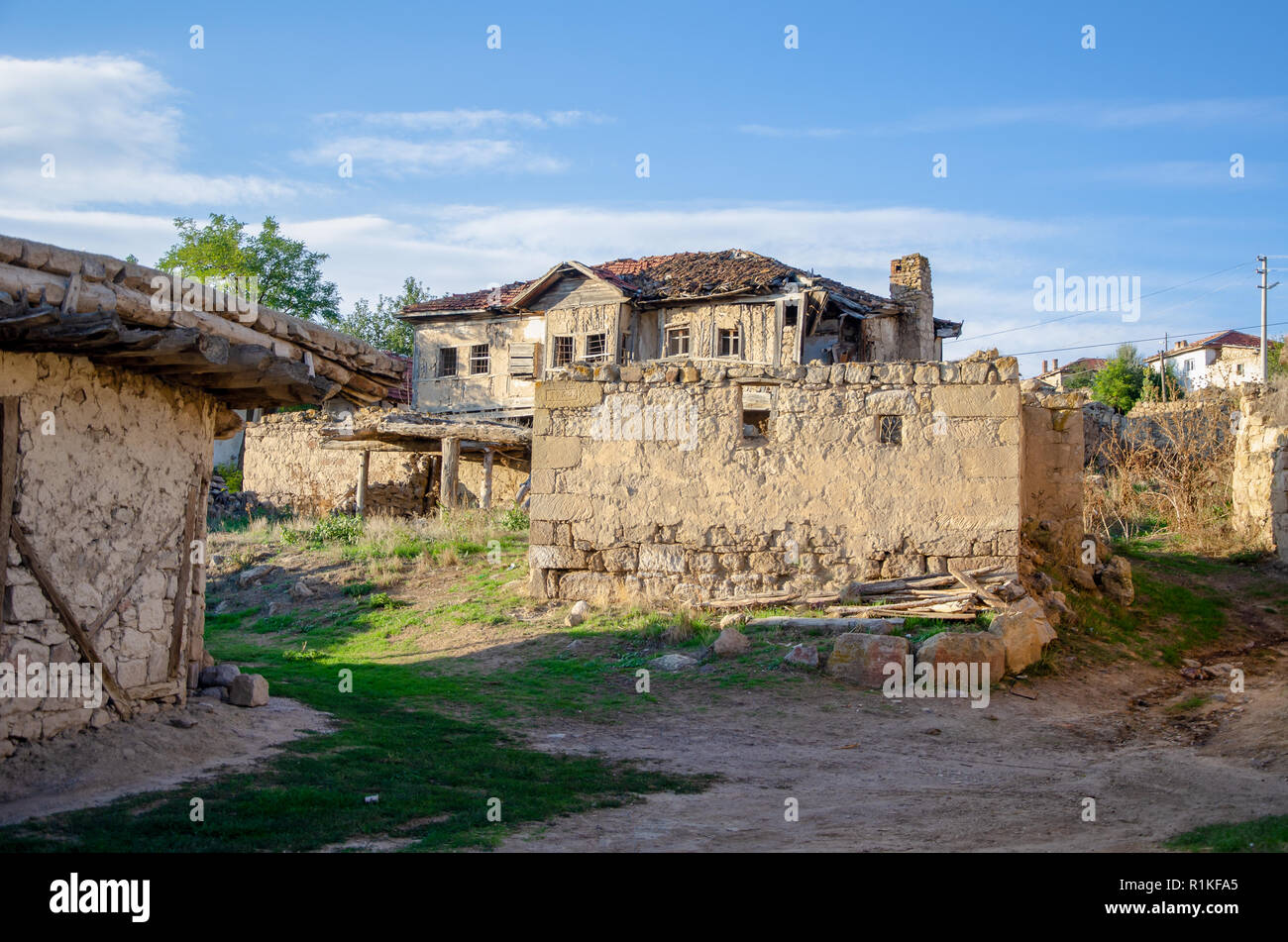 Vecchio e adobe case di villaggio Foto Stock