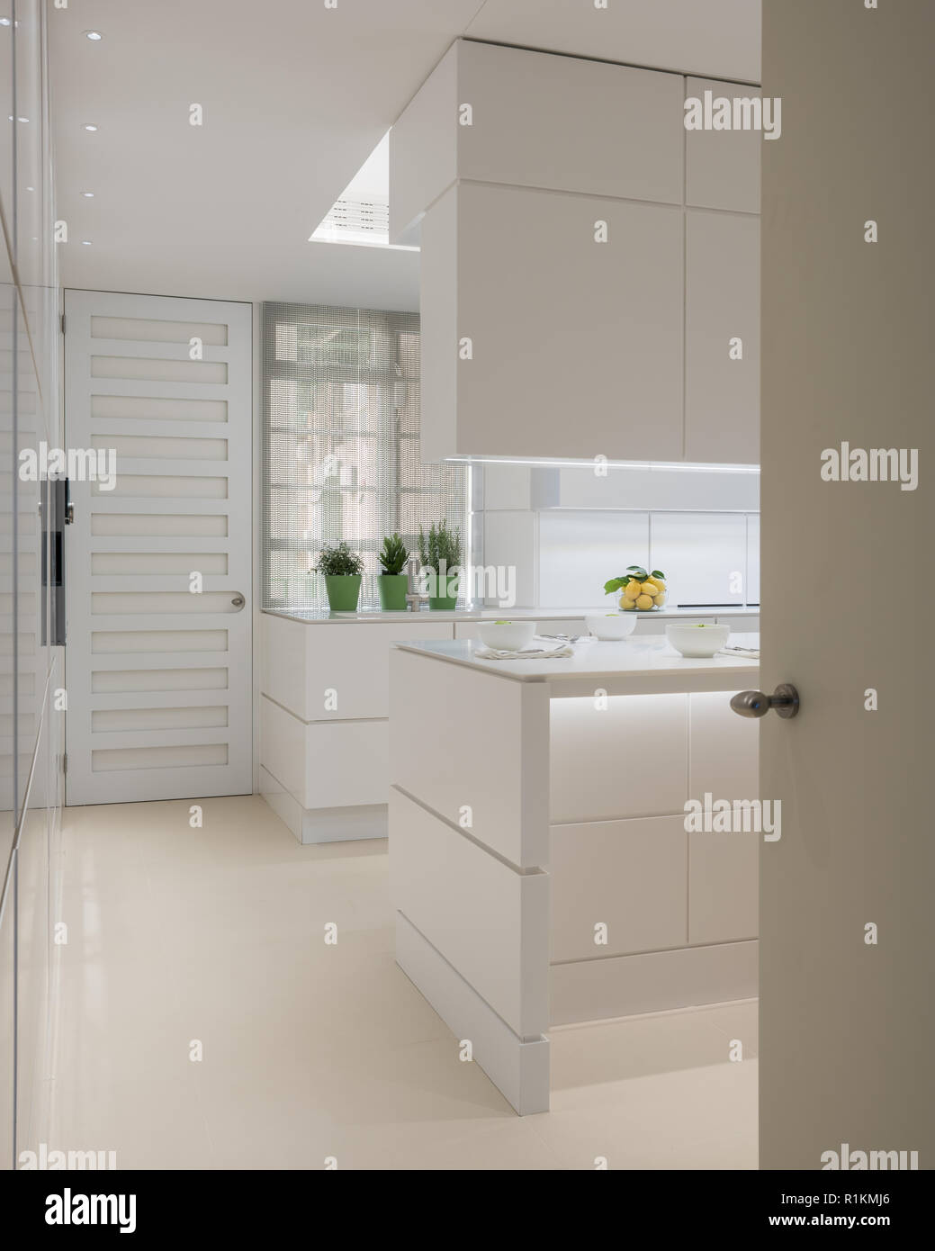 Bianco cucina moderna Foto Stock