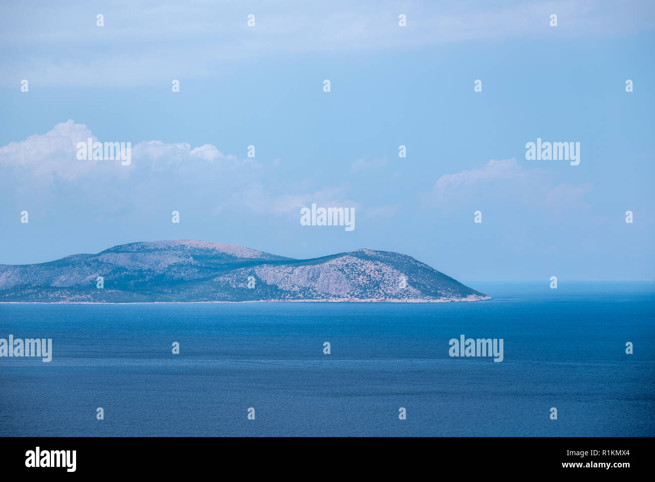 Isola lontano in mare in Grecia 2018 Foto Stock