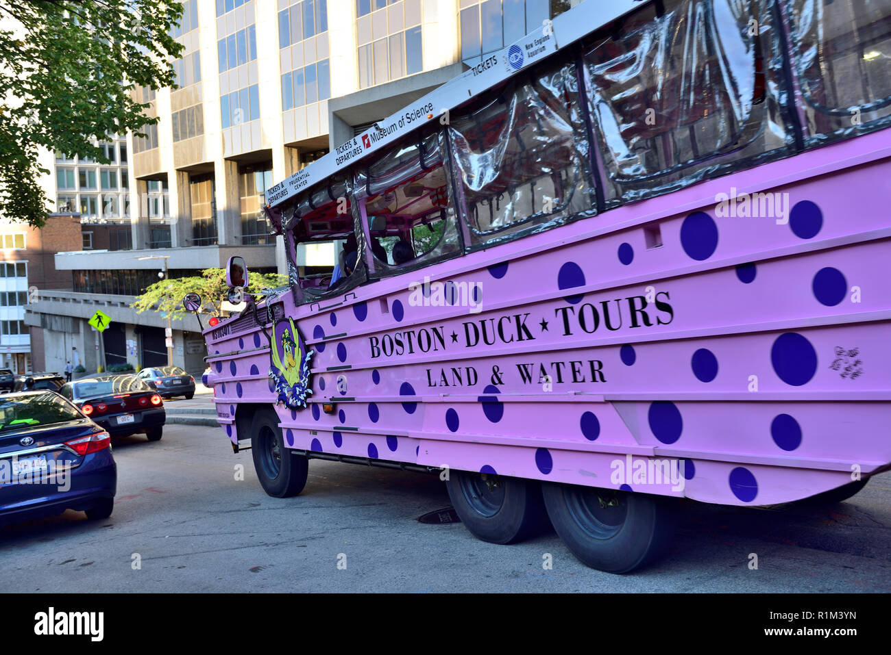 Boston Duck Tours a copertura di terra e acqua nel veicolo anfibio per visite turistiche turisti Foto Stock