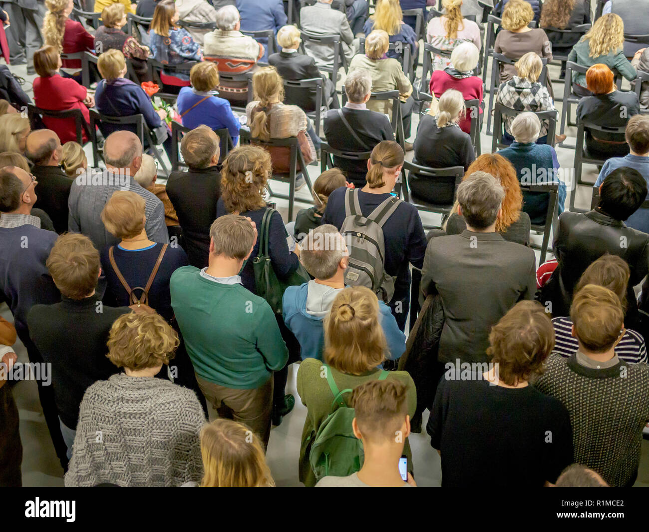 Pubblico in occasione di una riunione frome sopra Foto Stock